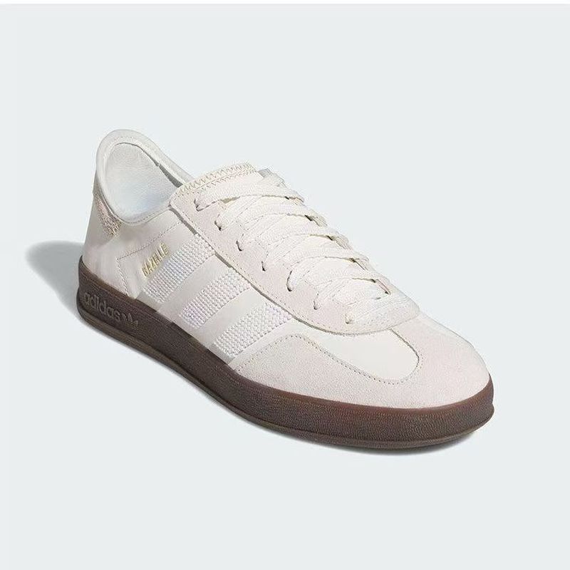 アディダス×CLOTのコラボレーションによるレディースシュー - Adidas Shoes Gazelle のレビューと価格